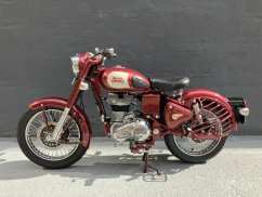 MODEL 1:3 CLASSIC COLLECTIBLE SM MAROON GLOSS