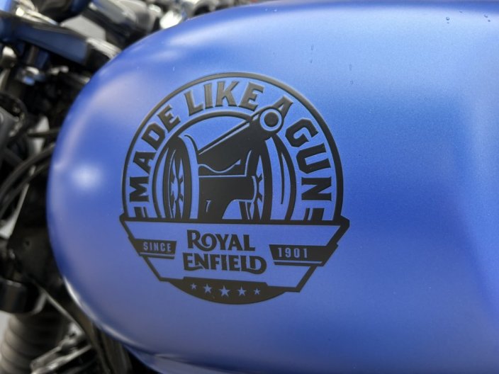 NOVÝ MOTOCYKL ROYAL ENFIELD INTERCEPTOR INT650 FROZEN BOMBAJ