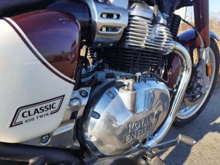 ROYAL ENFIELD CLASSIC 650 CHROME RED VALLAM RED