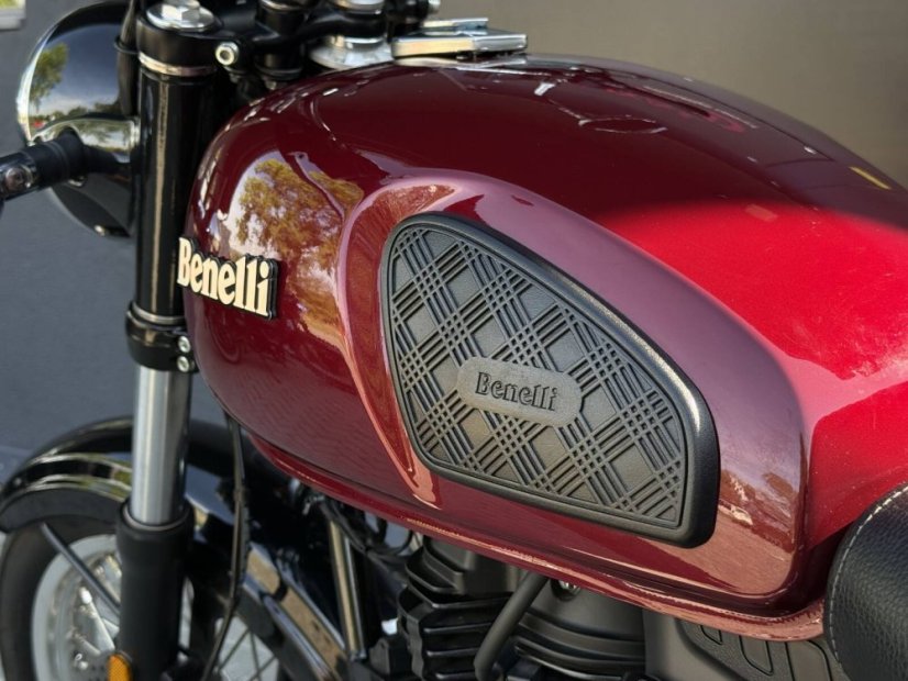 BENELLI IMPERIALE 400